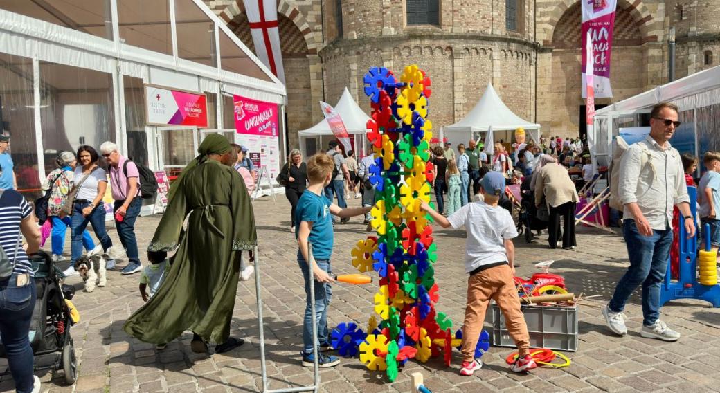 Berichte, Bilder und Videos