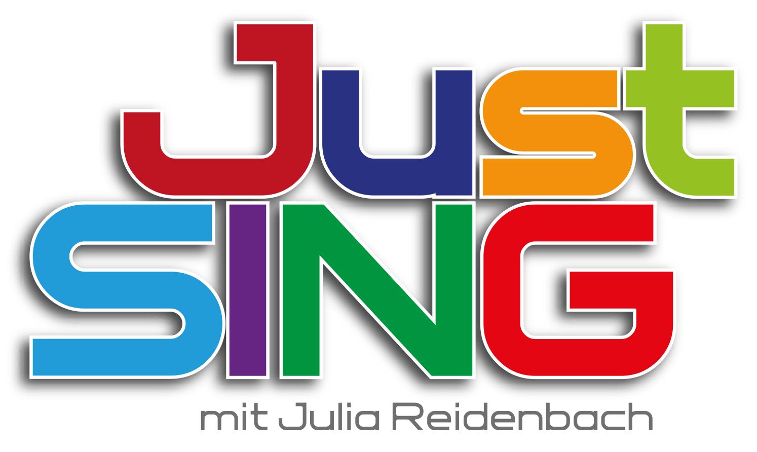 die Buchstaben JustSing in bunten Farben vor einem weißen Hintergrund abgebildet