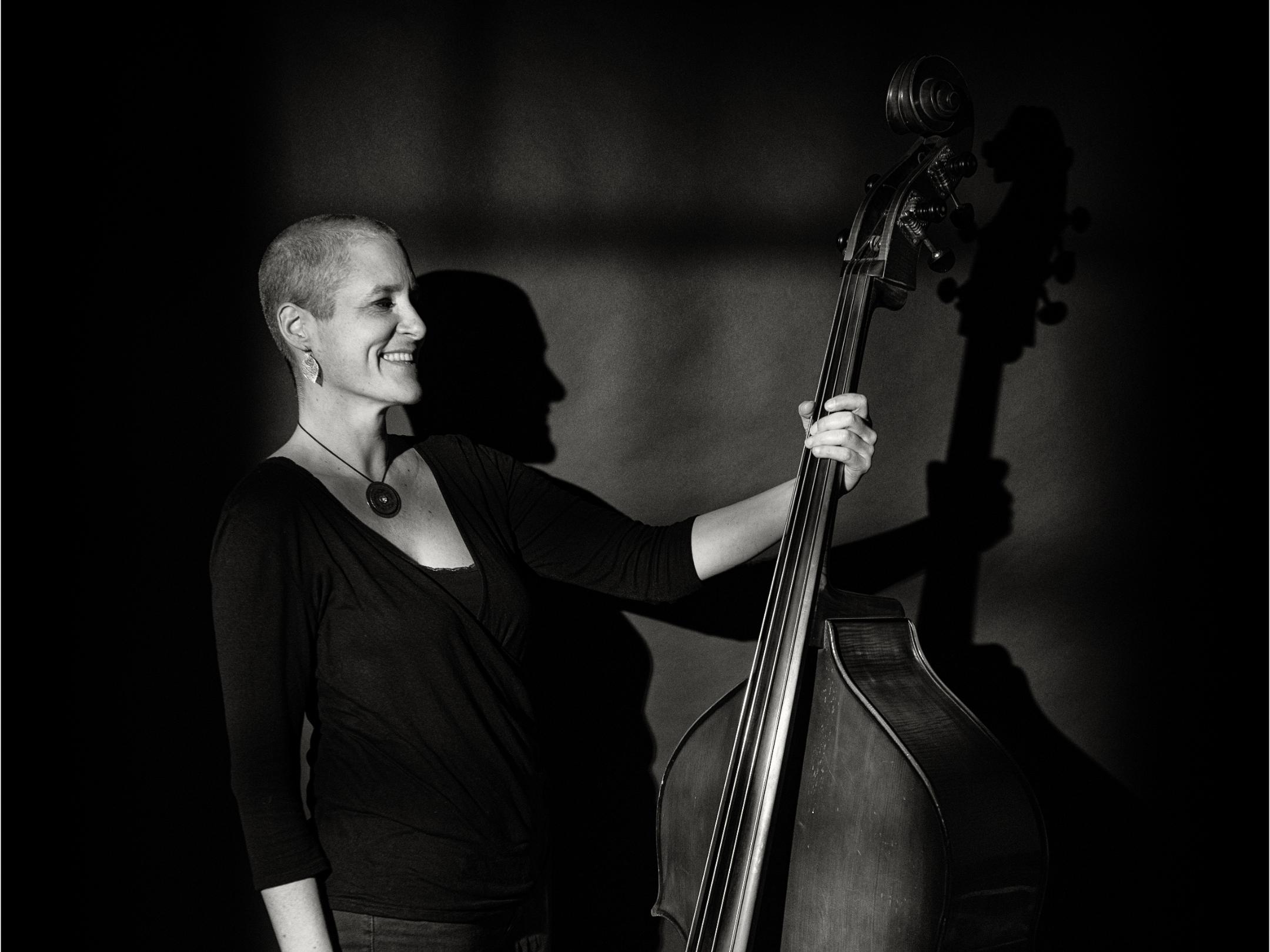 Foto von Tanja Silcher in schwarz weiß