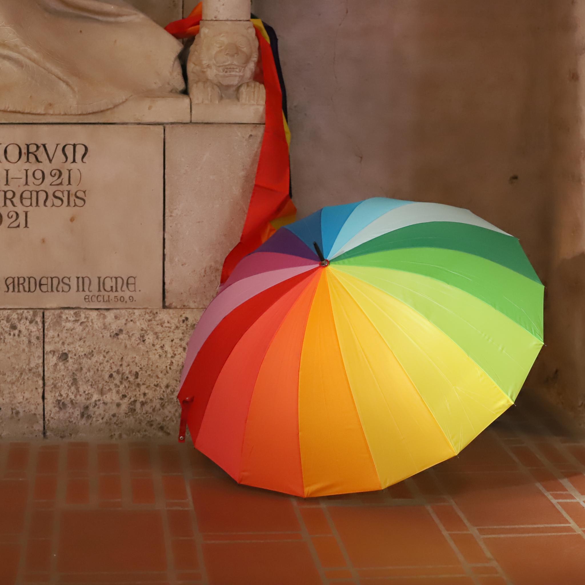 Ökumenischer Gottesdienst des Arbeitskreises 'Queer im Bistum Trier' (c) Inge Hülpes Ökumenischer Gottesdienst des Arbeitskreises 'Queer im Bistum Trier'