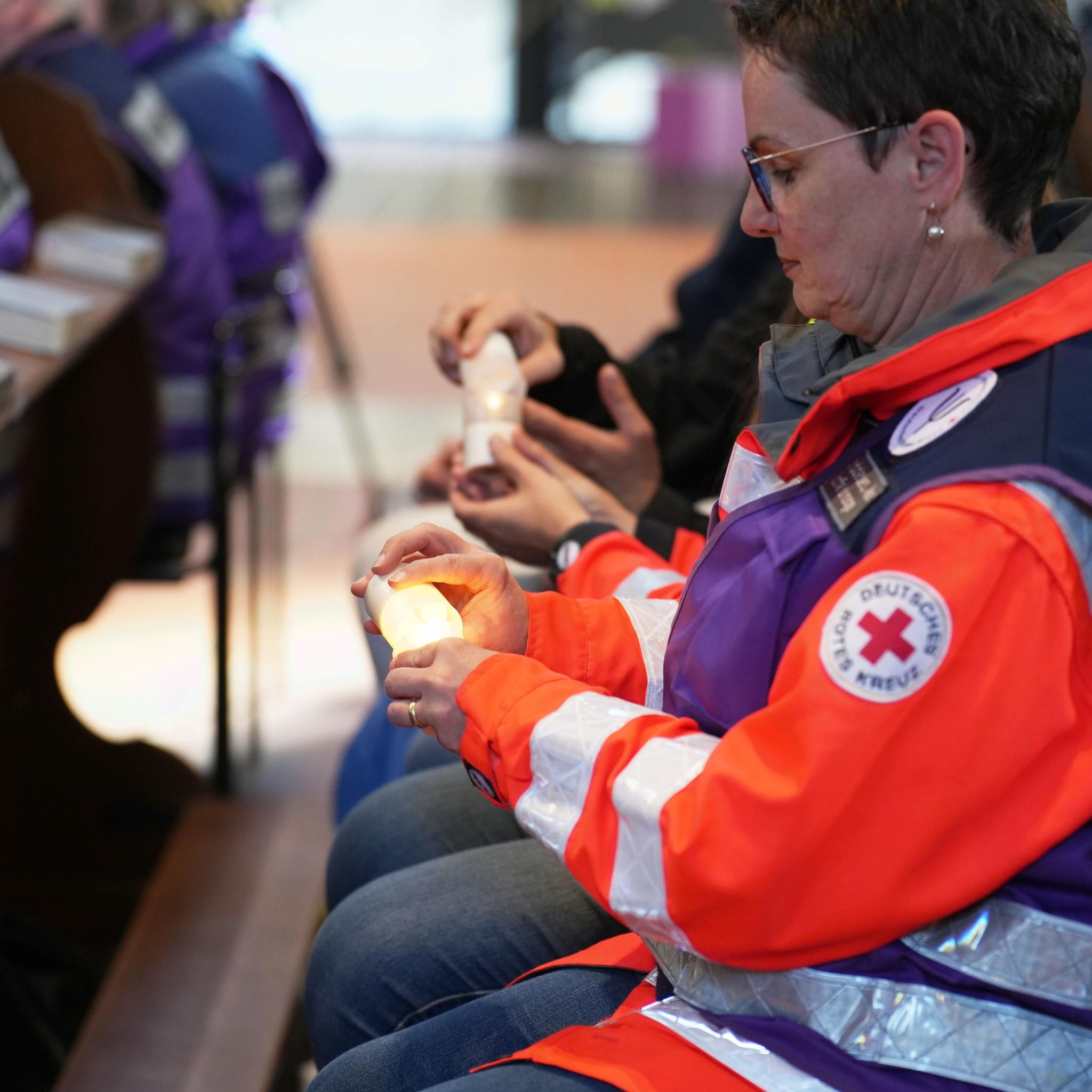 Dank an die Blaulichtfamilie - Ökumenischer Gottesdienst und Friedensgebet (c) Stefan Endres Dank an die Blaulichtfamilie - Ökumenischer Gottesdienst und Friedensgebet