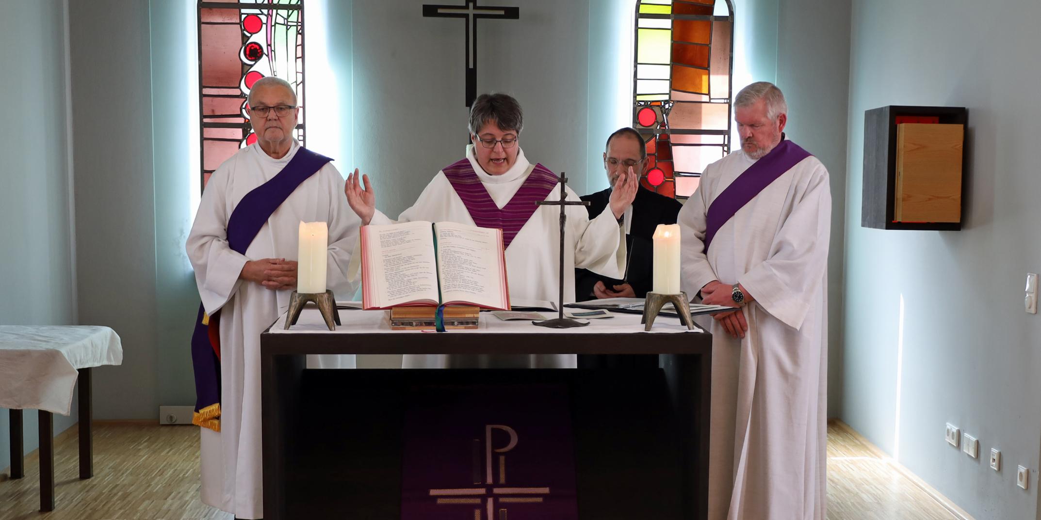 Vorschaubild_Gefängnis-Seelsorge-Kollegen Diakon Thomas Reichert, Steffi Peters, pfarrer Thilo Müller und Diakon Johannes Arnoldi(vlnr)_ih