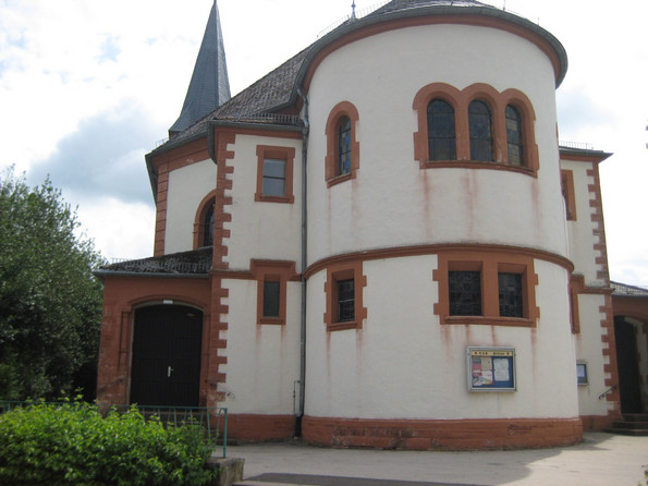 Pfarrkirche St. Wendalinus von außen