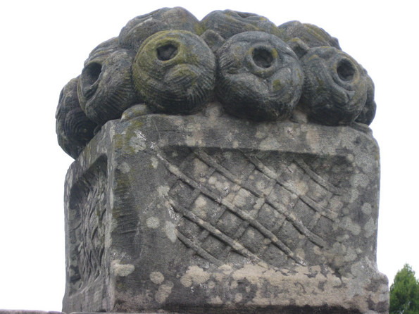 Eine Steinstatue