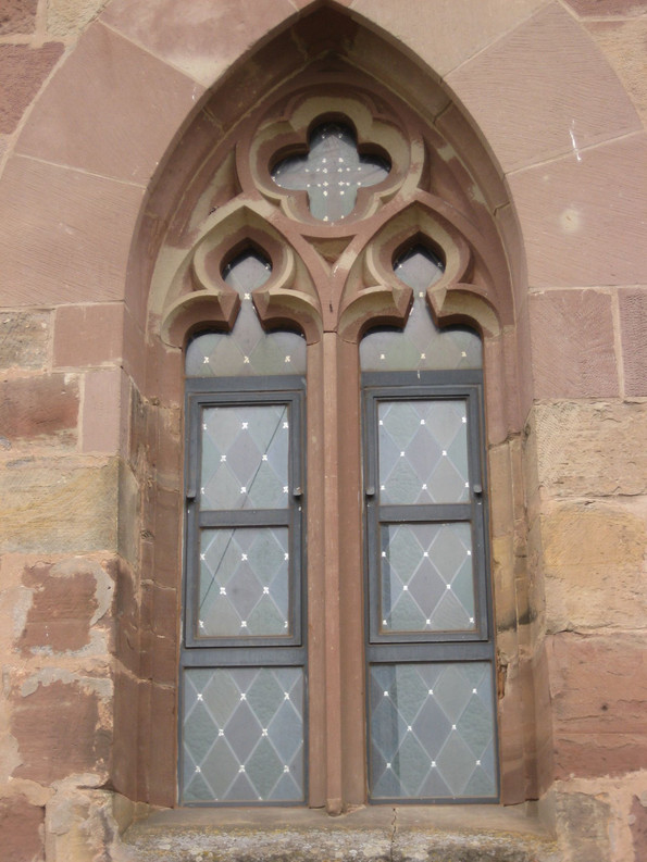 Ein Fenster des Altenheims