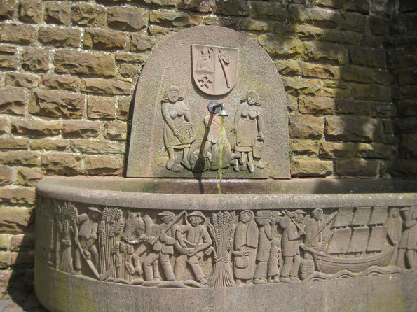 Steinbrunnen