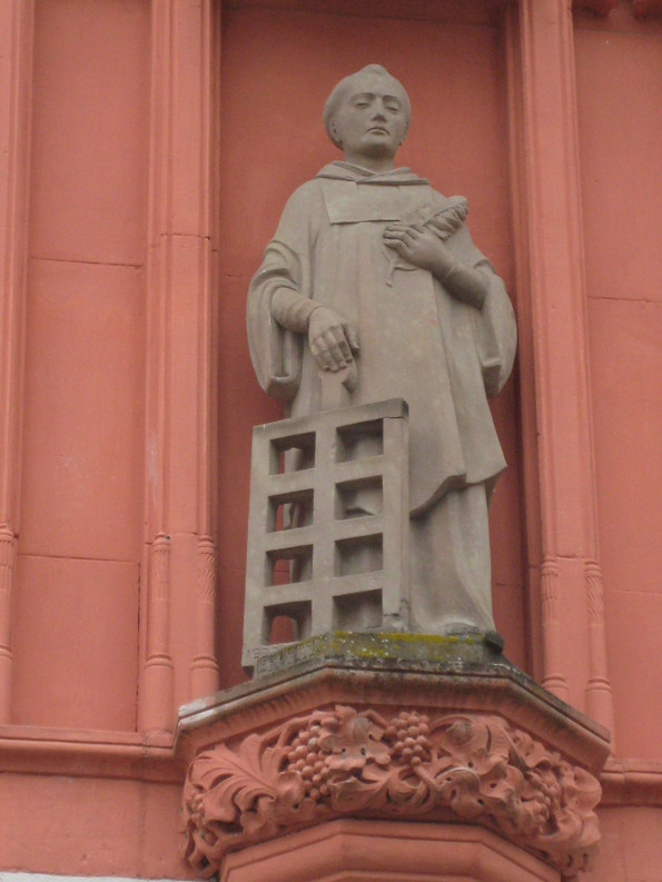 Eine Steinfigur
